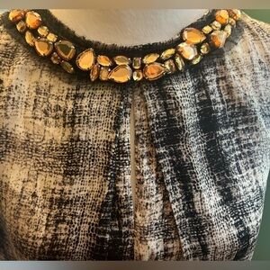 Jones New York sleeveless embellished neckline blouse size 8